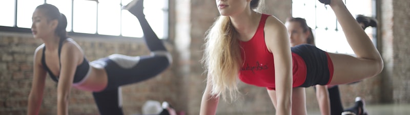 333体育球迷社区页面，展示球迷互动交流与观点分享的热闹场景